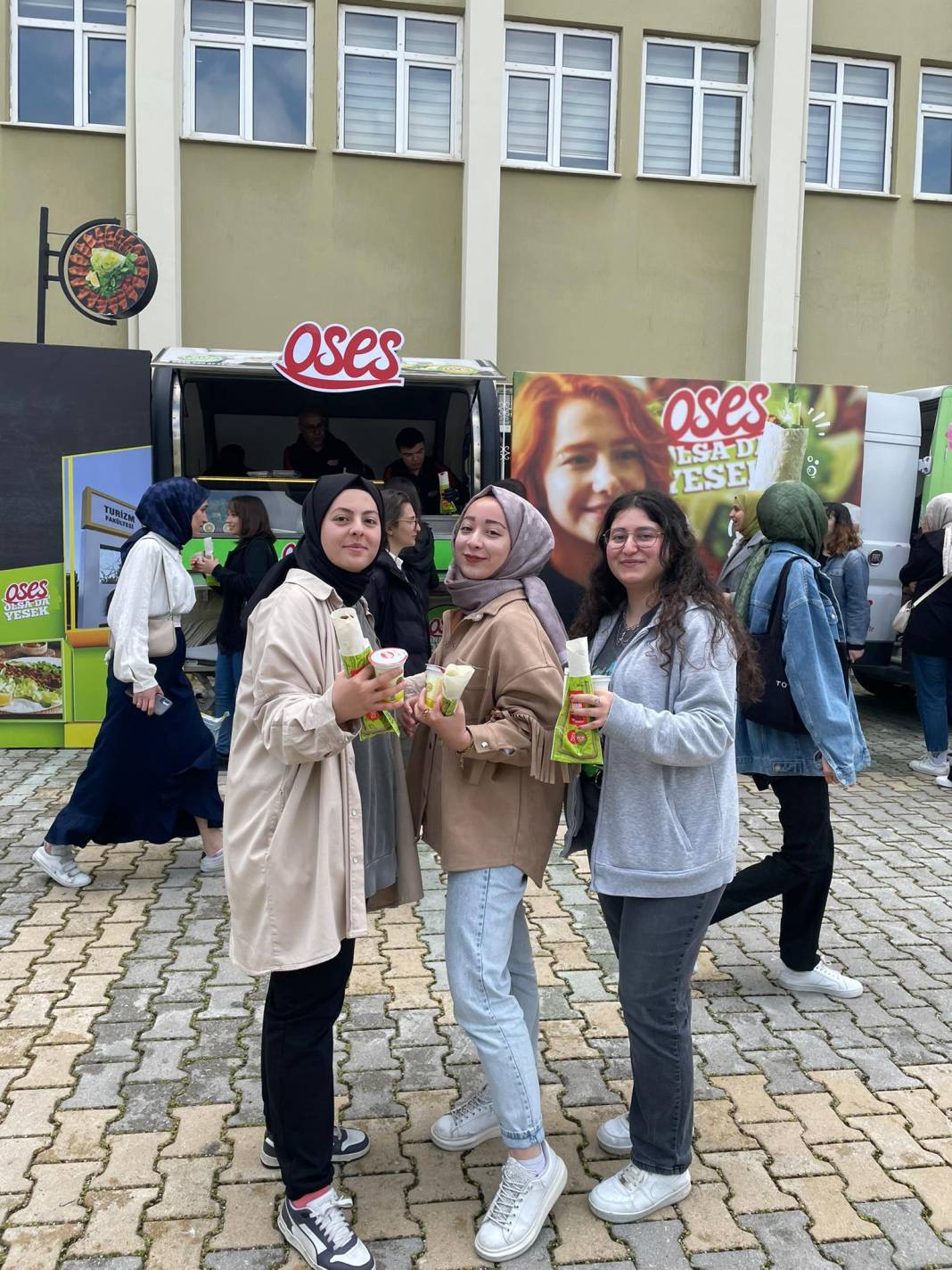 Oses’ten öğrencilere çiğköfte ikramı 2